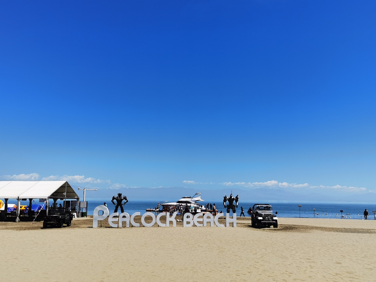 想不到吧这里是新疆之海位于库尔勒的孔雀海滩