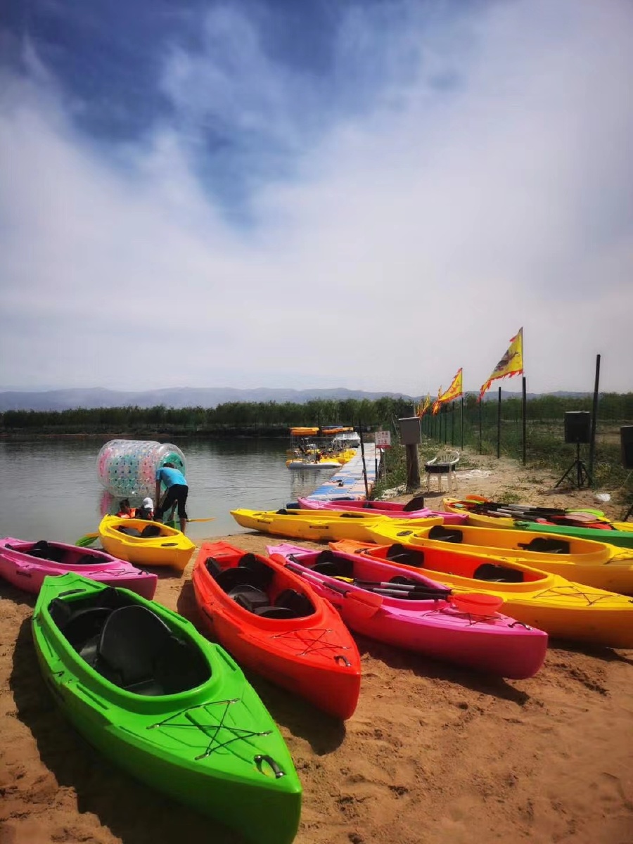 想不到吧这里是新疆之海位于库尔勒的孔雀海滩