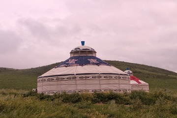 553745