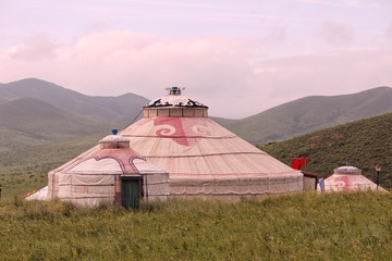 553746