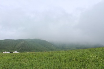 553744