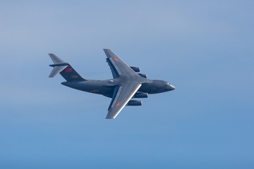1563601