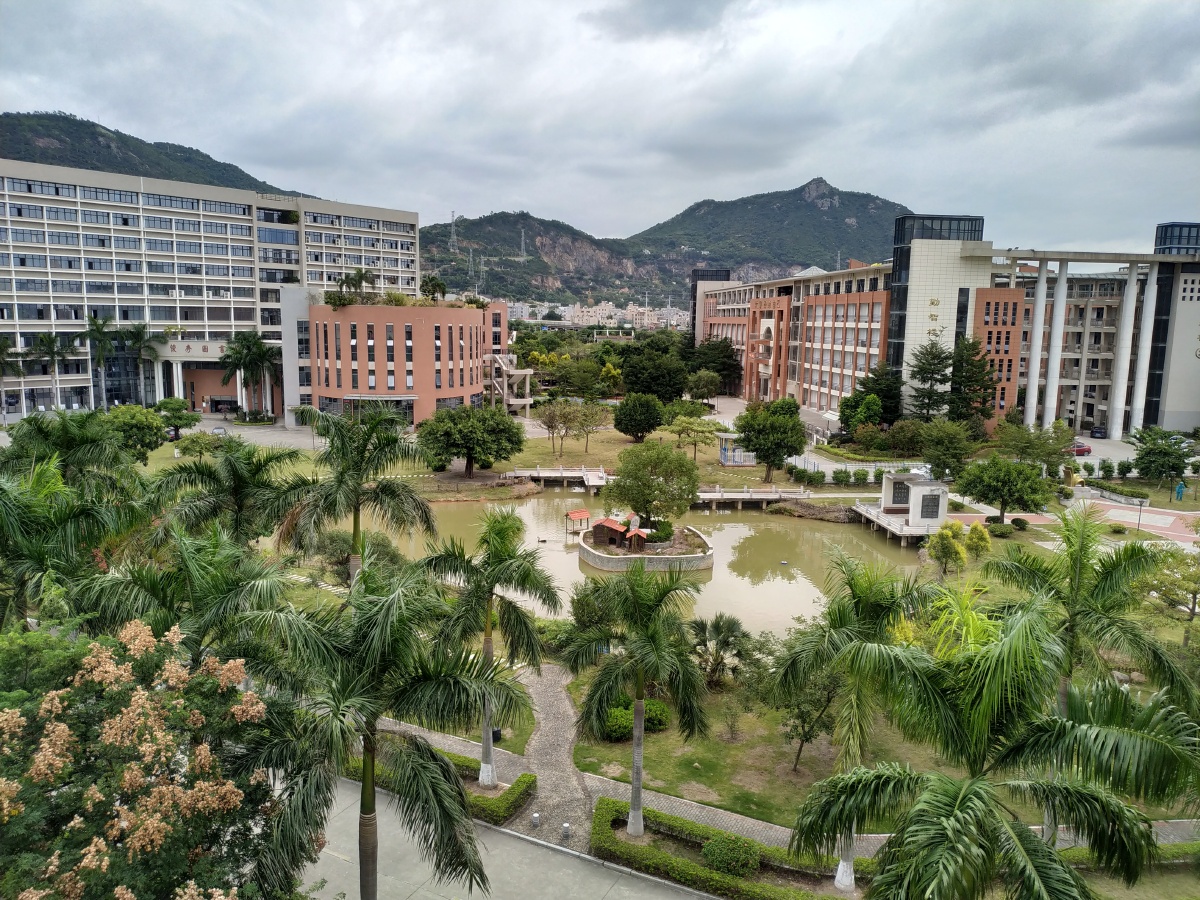 新生活新阶段新开始厦门华厦学院这里的绿植这里的人文这里的精神