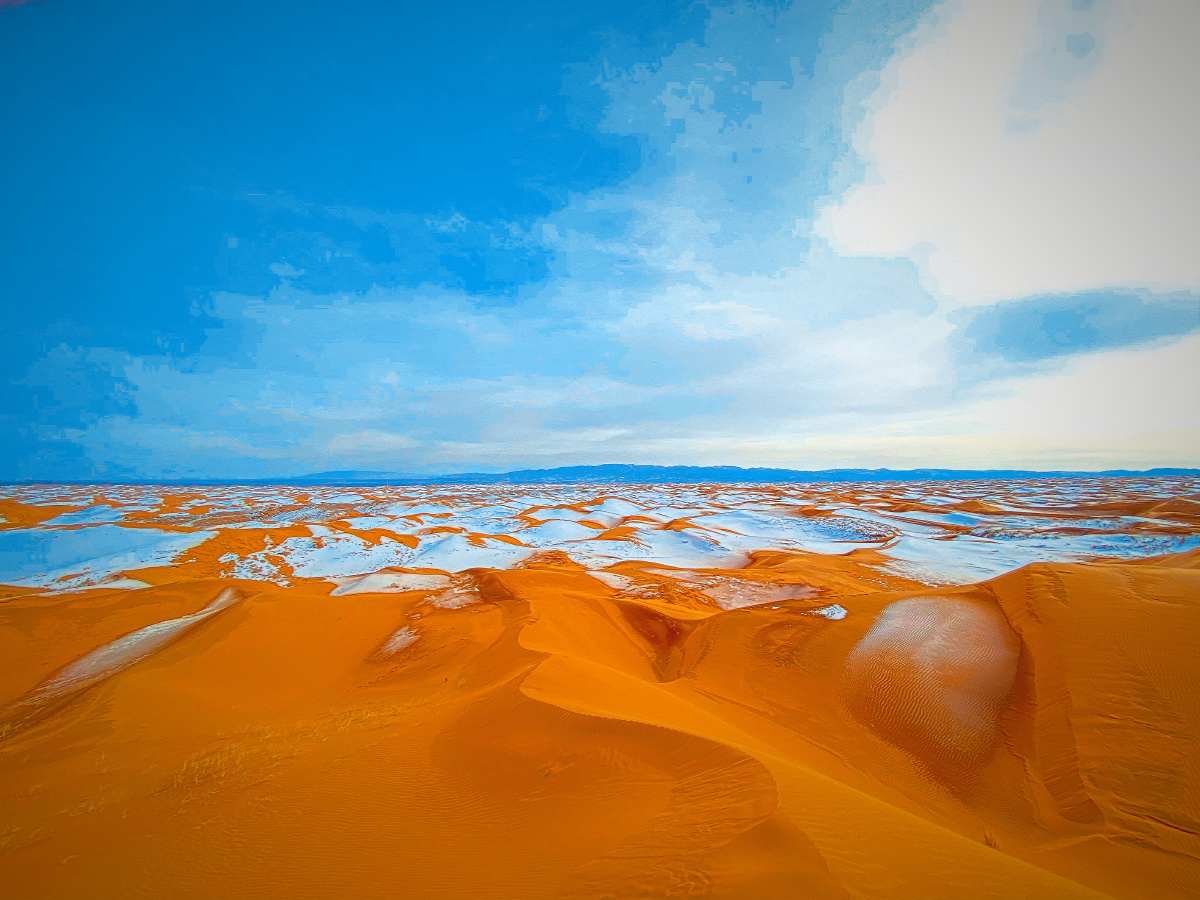 大西北的沙漠,这个冬天冷过往年.