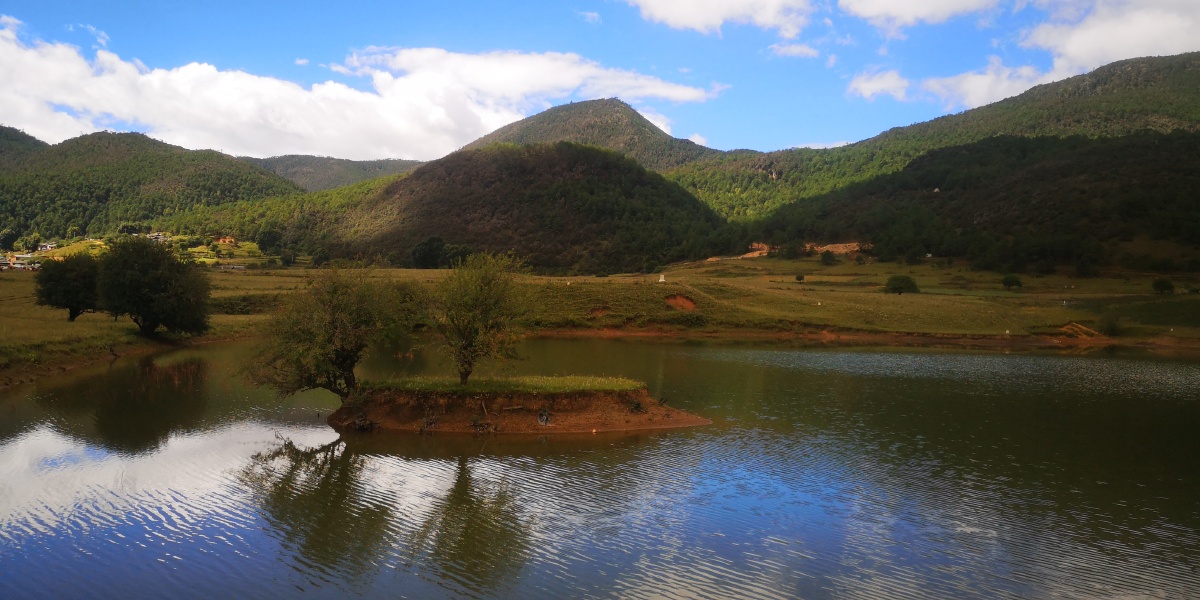 丽江神秘花园,九子海的秋天.