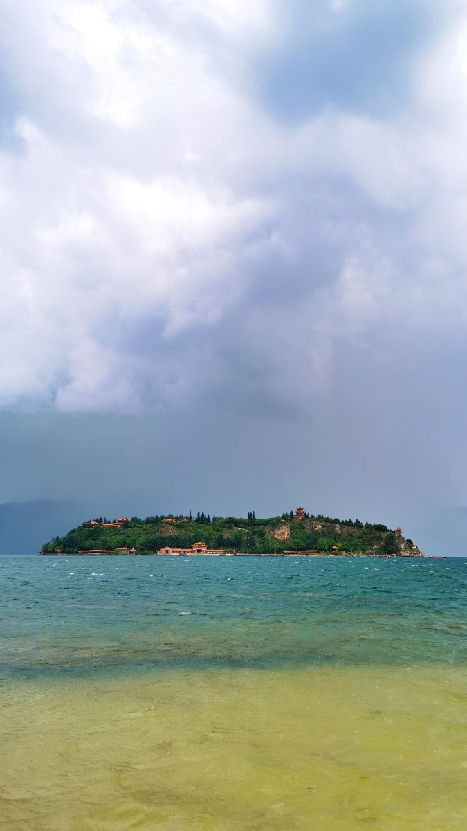 抚仙湖孤山景区