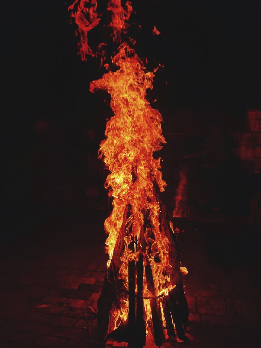 火生在人间看见烟火关注