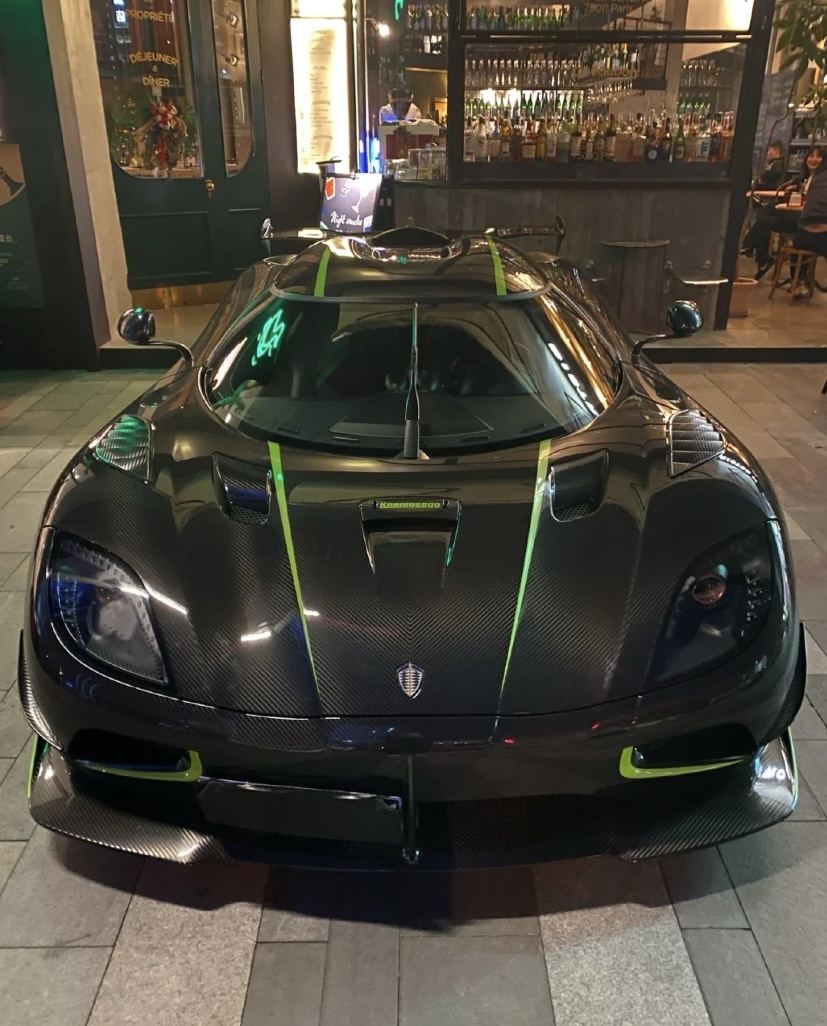 科尼赛克 - 轩奇街拍 - 图虫