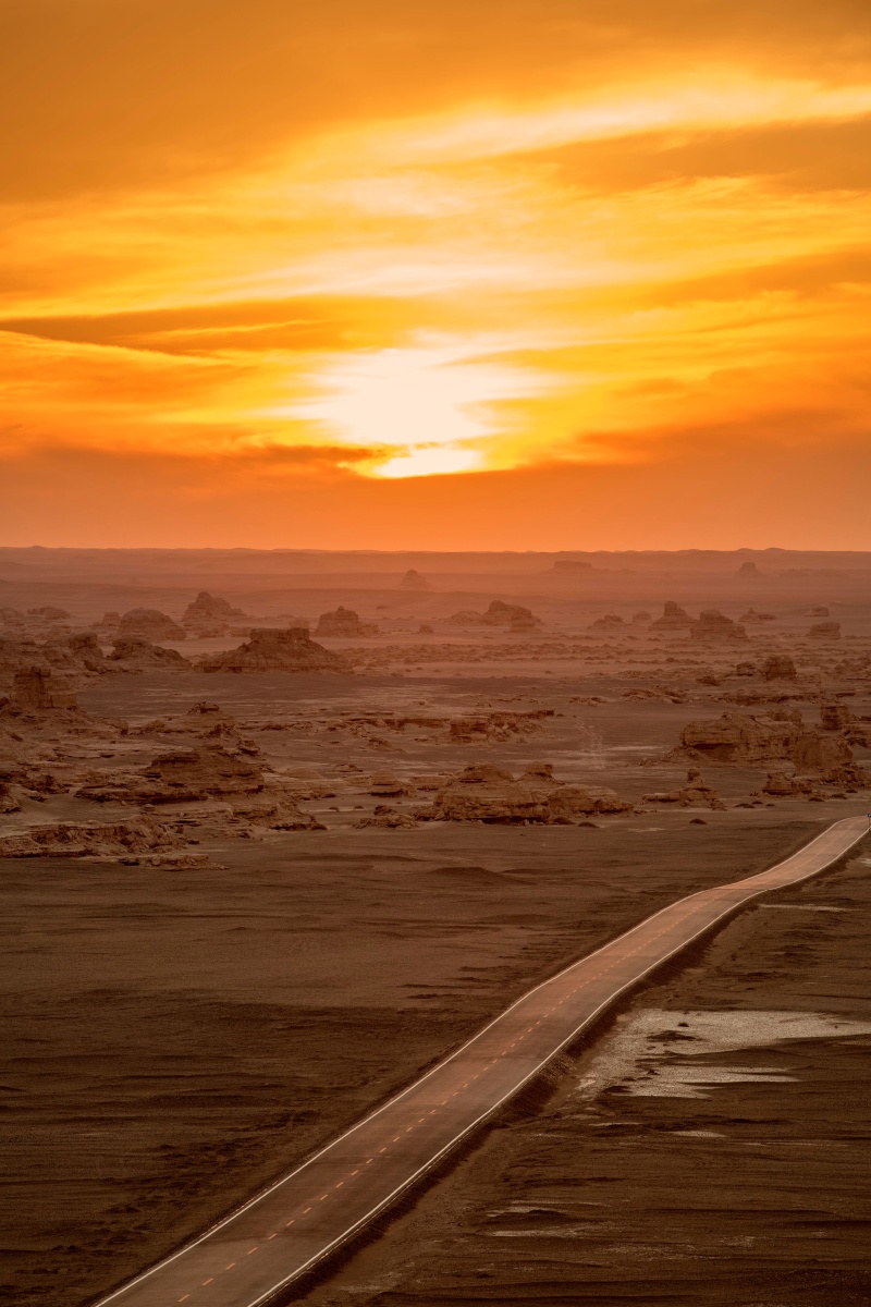 雅丹魔鬼城日落