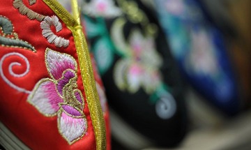 绣花鞋