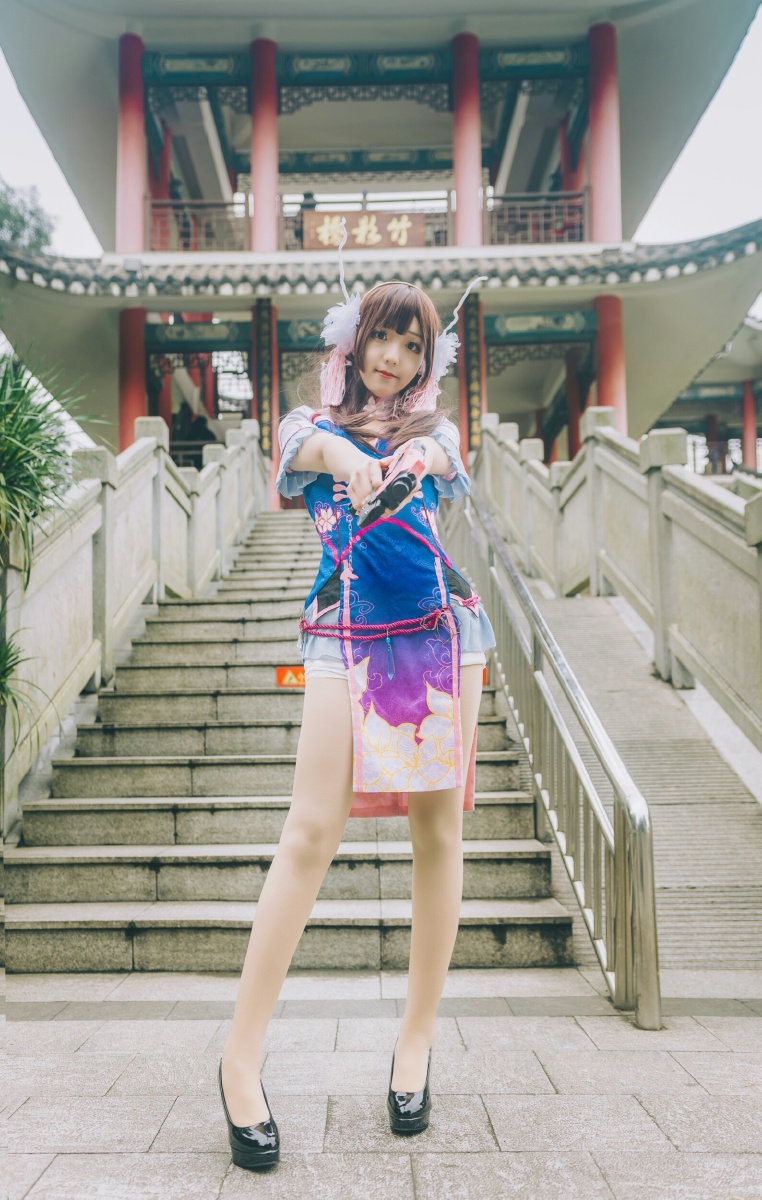 dva同人旗袍出 镜:林笙摄影 后期:本人 说实话很佩服妹子有勇气做反