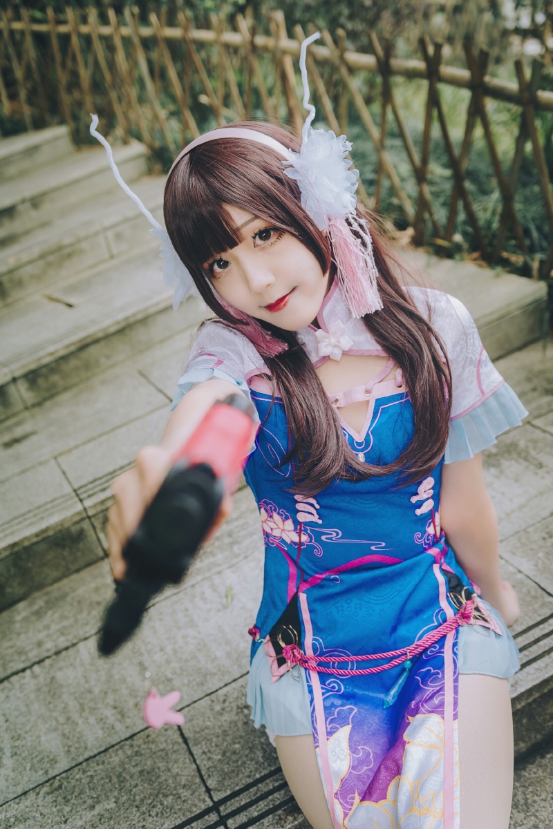 dva同人旗袍出 镜:林笙摄影 后期:本人 说实话很佩服妹子有勇气做反