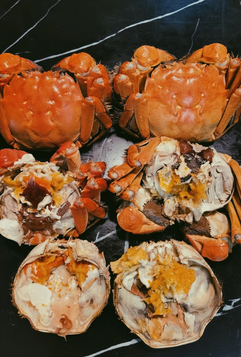 吃大闸蟹的仪式感