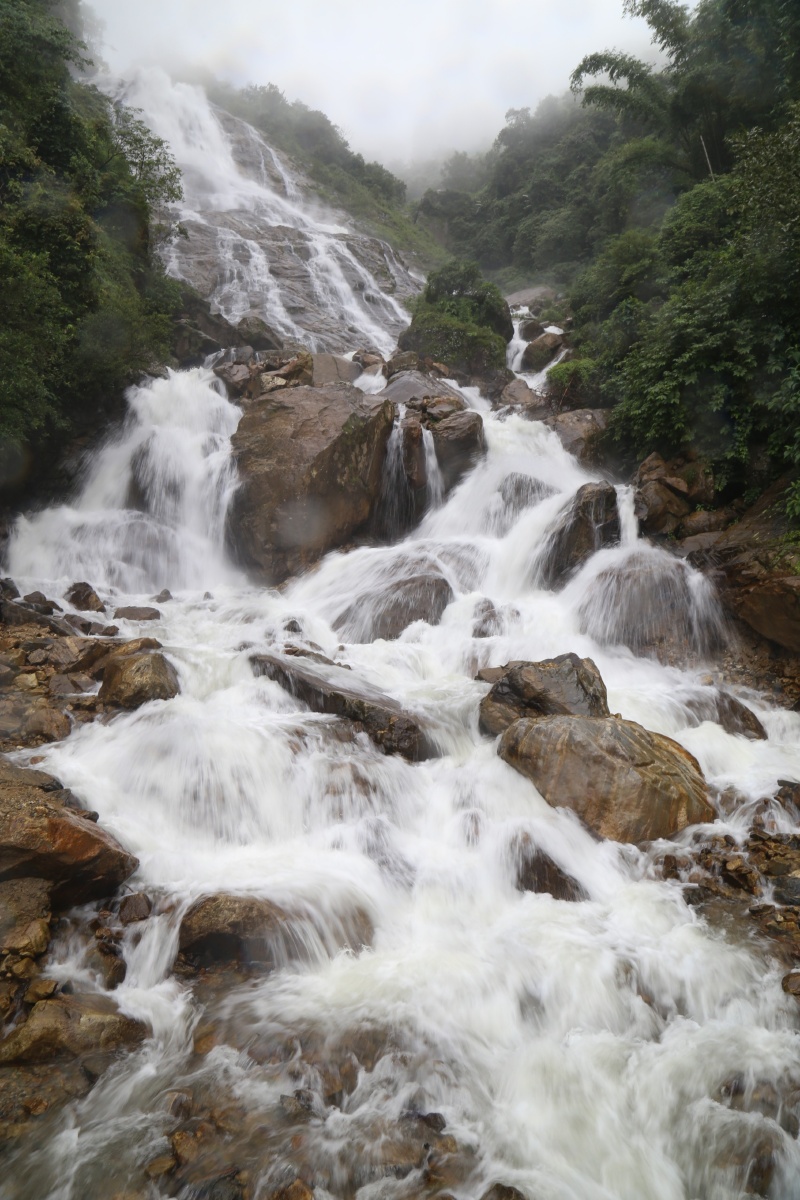 云南新平嘎撒的南恩瀑布