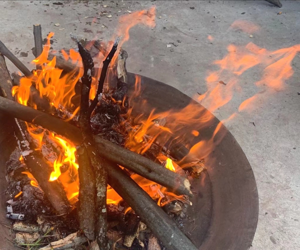 白天的火焰还是有形