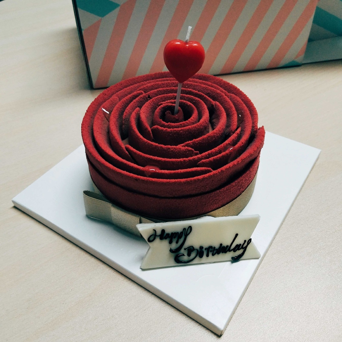 红丝绒生日蛋糕