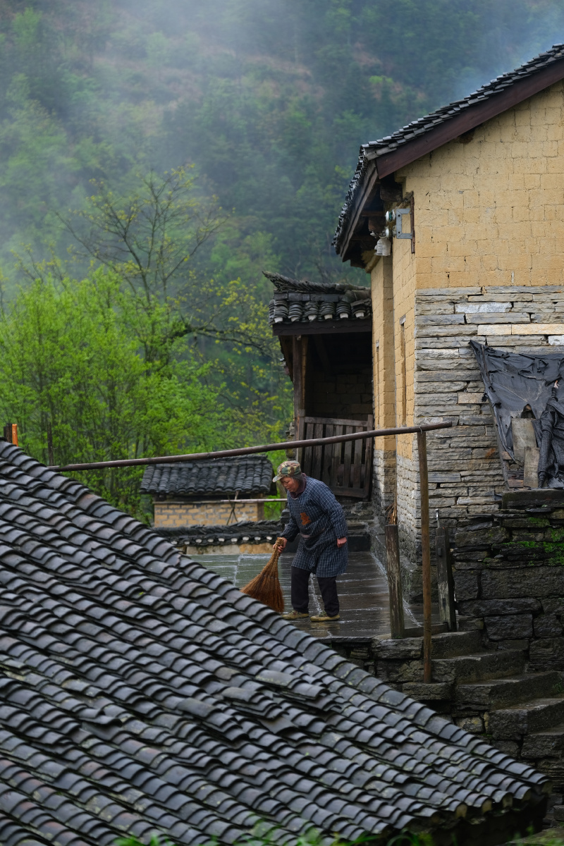 凤凰古城凉灯村