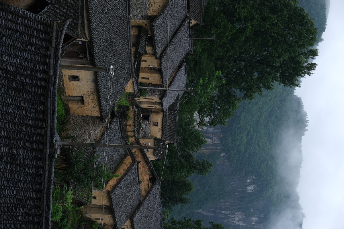 凤凰古城凉灯村