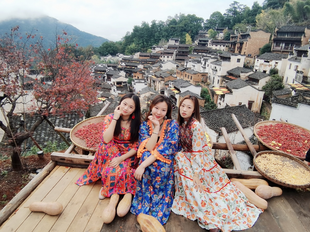 篁岭遇美女(201125摄于婺源)