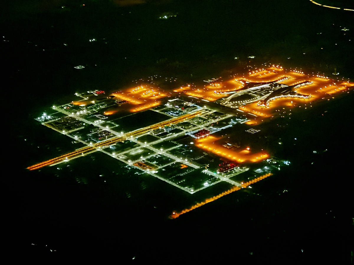 凤凰展翅61天府机场