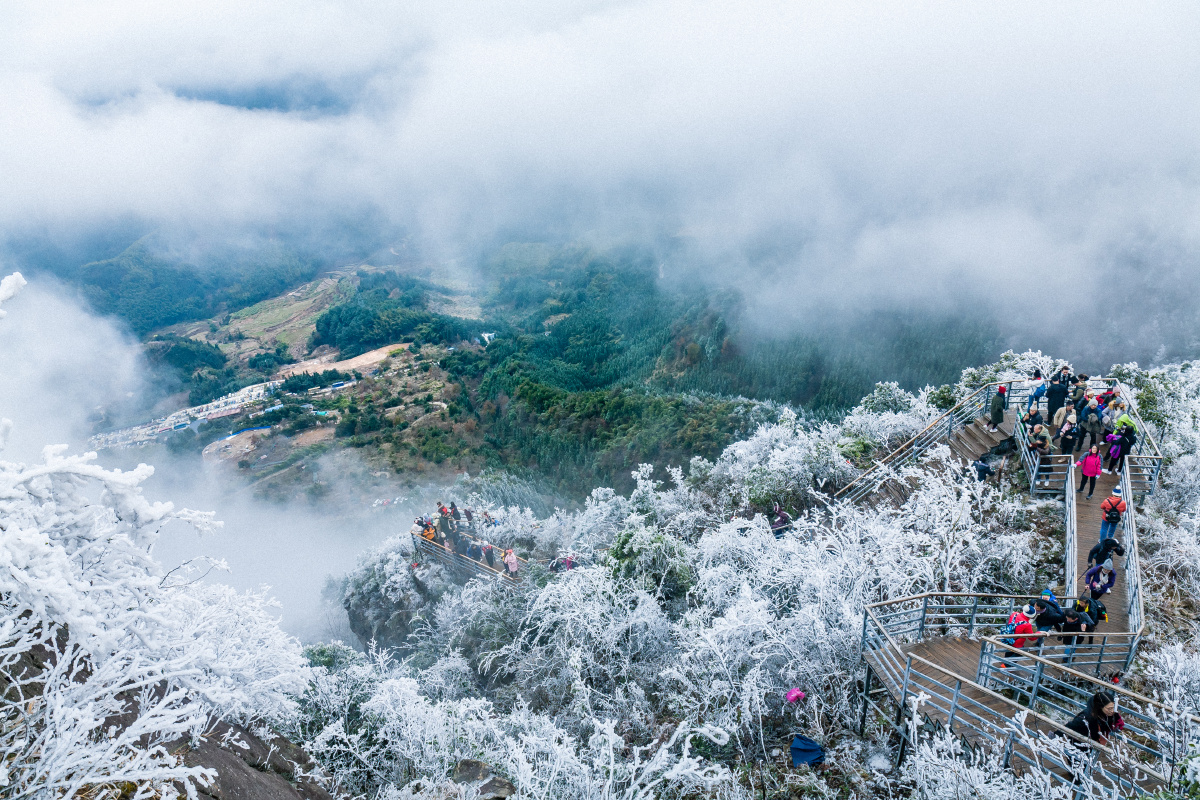 南方冰雪奇观-广东连山县金子山