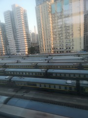 566282