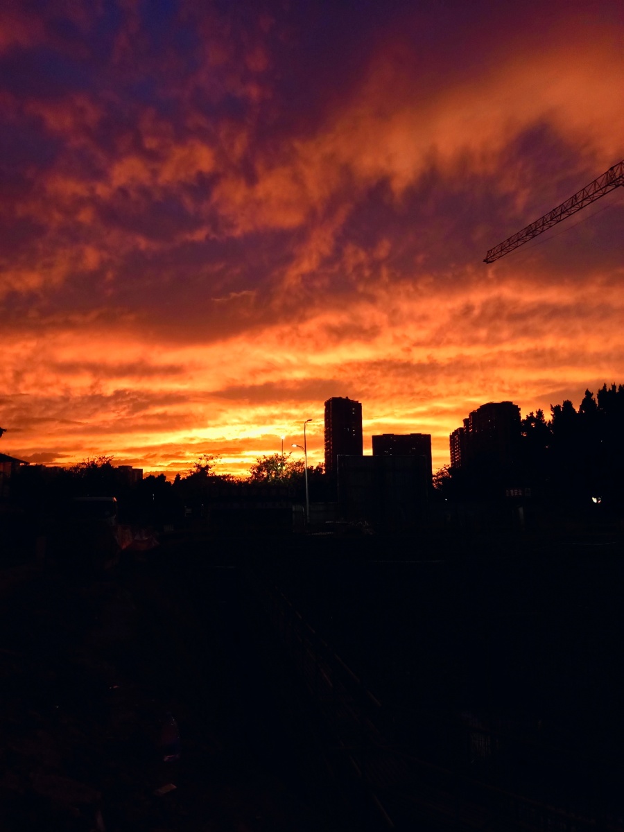 落日黄昏,火烧云上