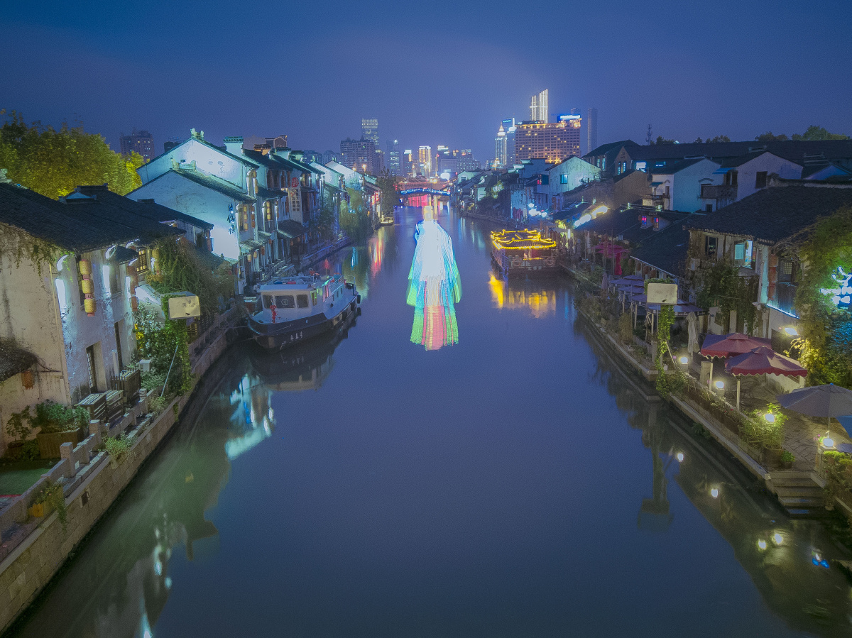 夜幕下手机镜像