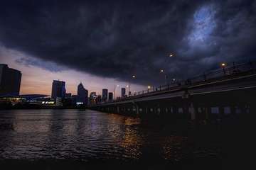 1636805