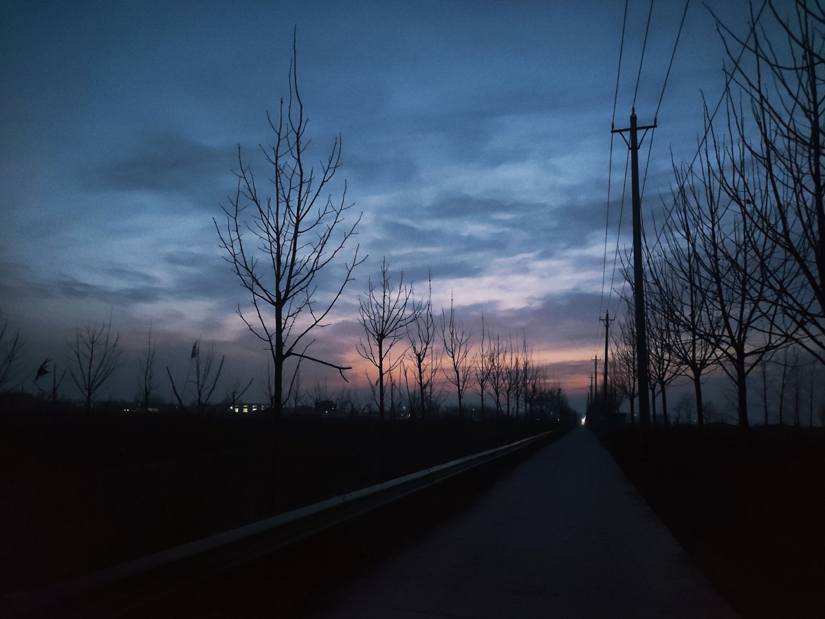 乡村的傍晚,灯光很少😉😉😉 - sy橙影 - 图虫