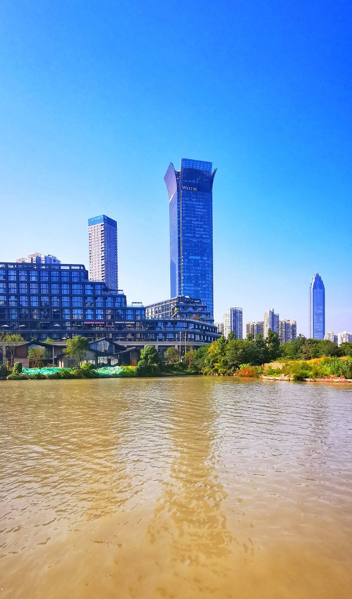 置信大厦摄于温州市鹿城区 - 林永丰 - 图虫