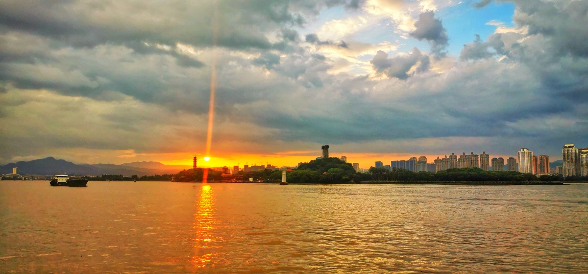 日落西山摄于温州市鹿城区