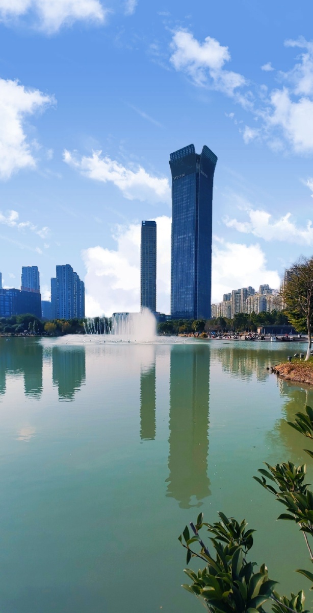 蓝天白云摄于温州市白鹿洲公园