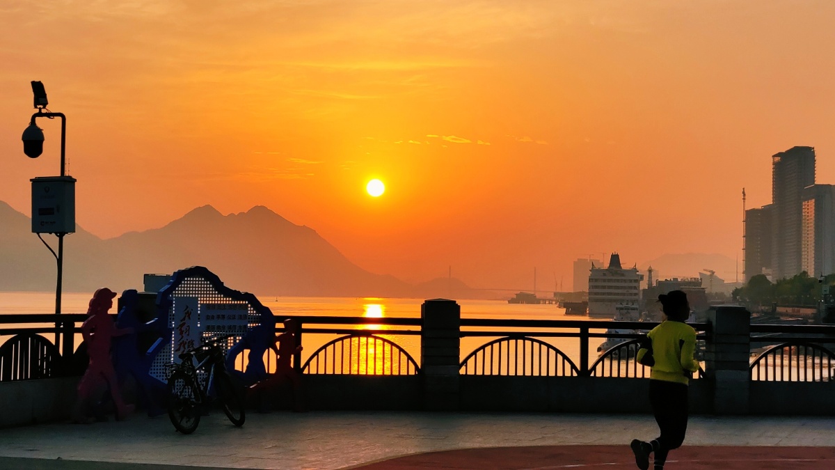 日出东方摄于温州市鹿城区