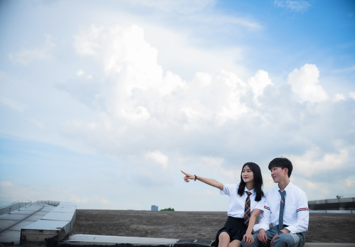 本来想拍普通的情侣写真结果拍出了天台爱情故事华南师范大学大学城