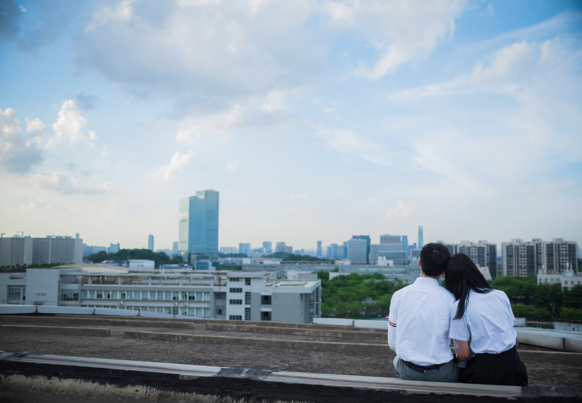 本来想拍普通的情侣写真结果拍出了天台爱情故事华南师范大学大学城