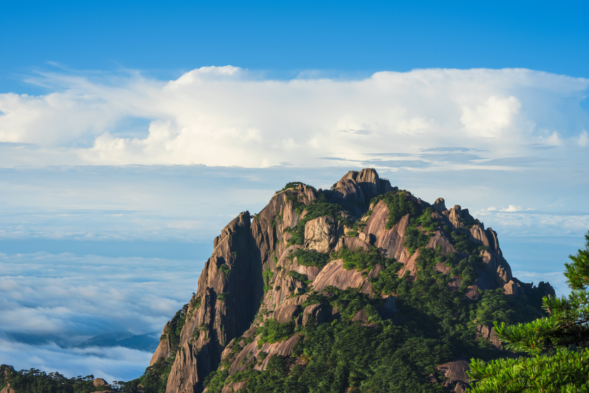 清晨的莲花峰黄山光明顶视觉
