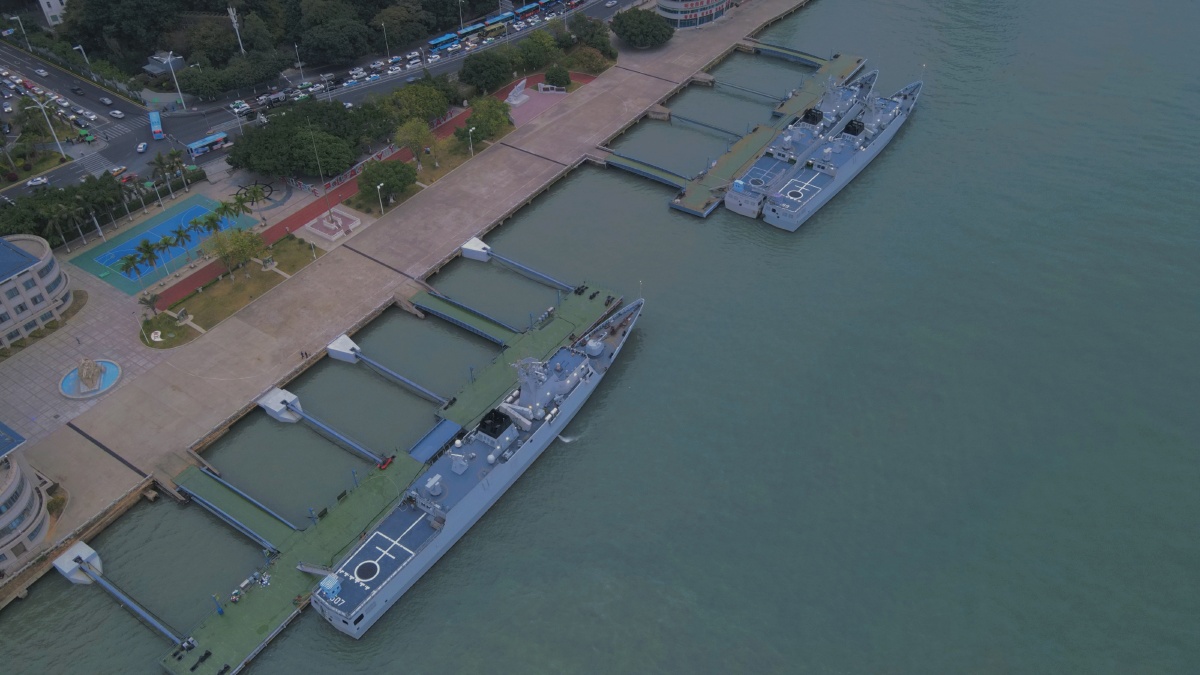 竟然在鼓浪屿偶遇了510铜仁号507宁德号588泉州号护卫舰