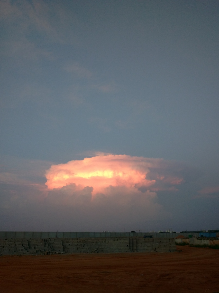 孙悟空的七彩祥云