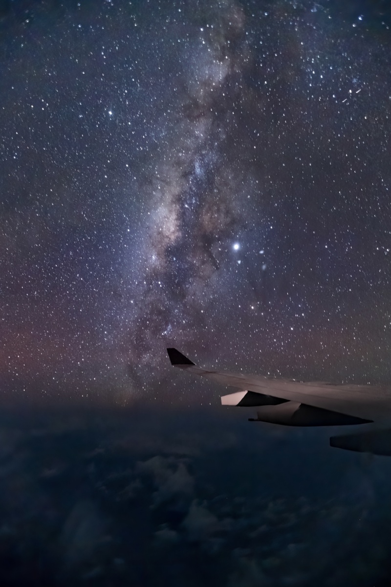 归国飞机上的星空.更多背后的故事,请关注bilibili 小羊杰森!