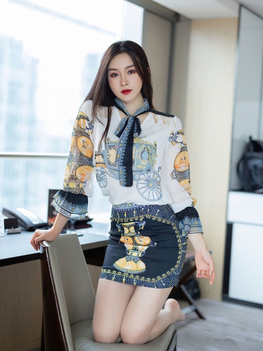 花裙美腿玉足美女 - 摄影师之爱美女 - 图虫