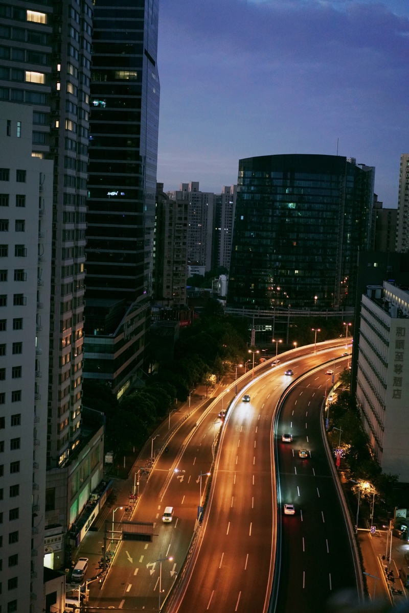 凌晨五点的窗外