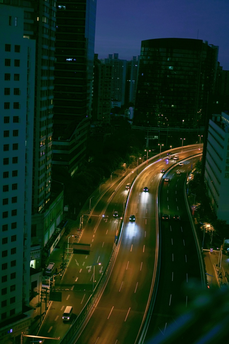 凌晨五点的窗外