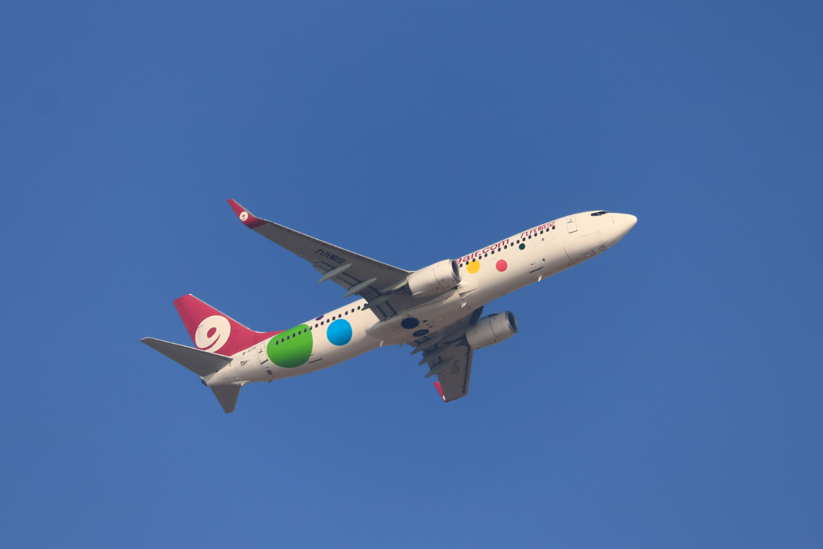 北部湾航空中国绿城南宁涂装上海航空青岛仰拍飞机乌鲁木齐航空飞机