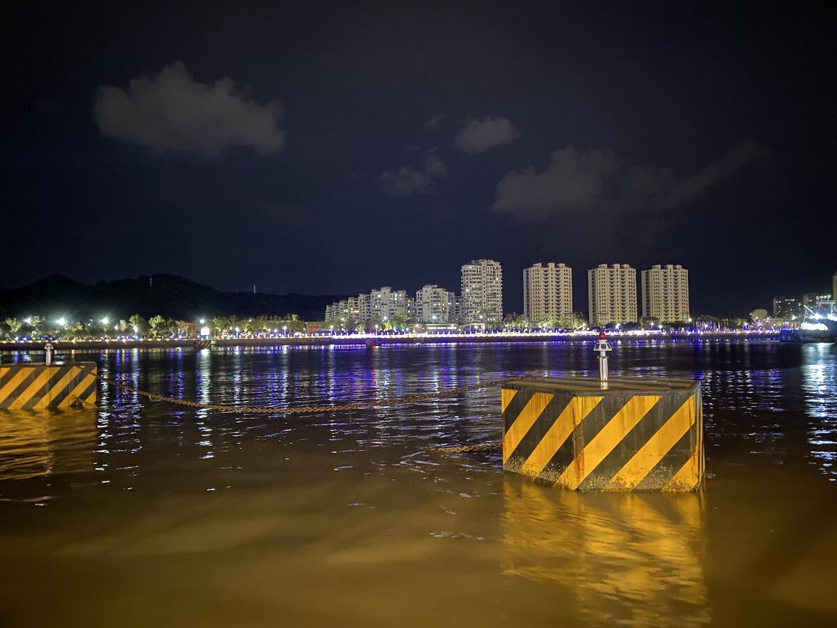 沈家门夜景