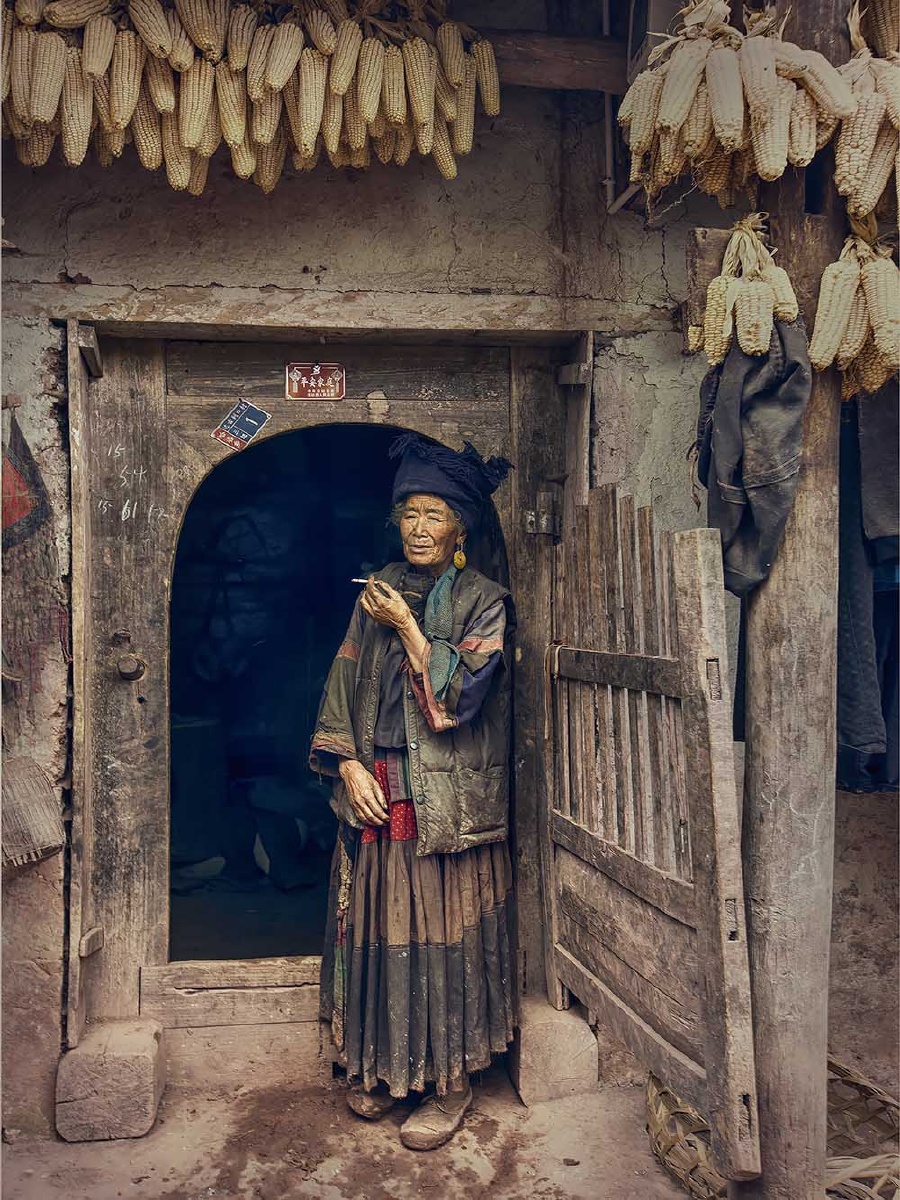 盼儿归的彞民老太