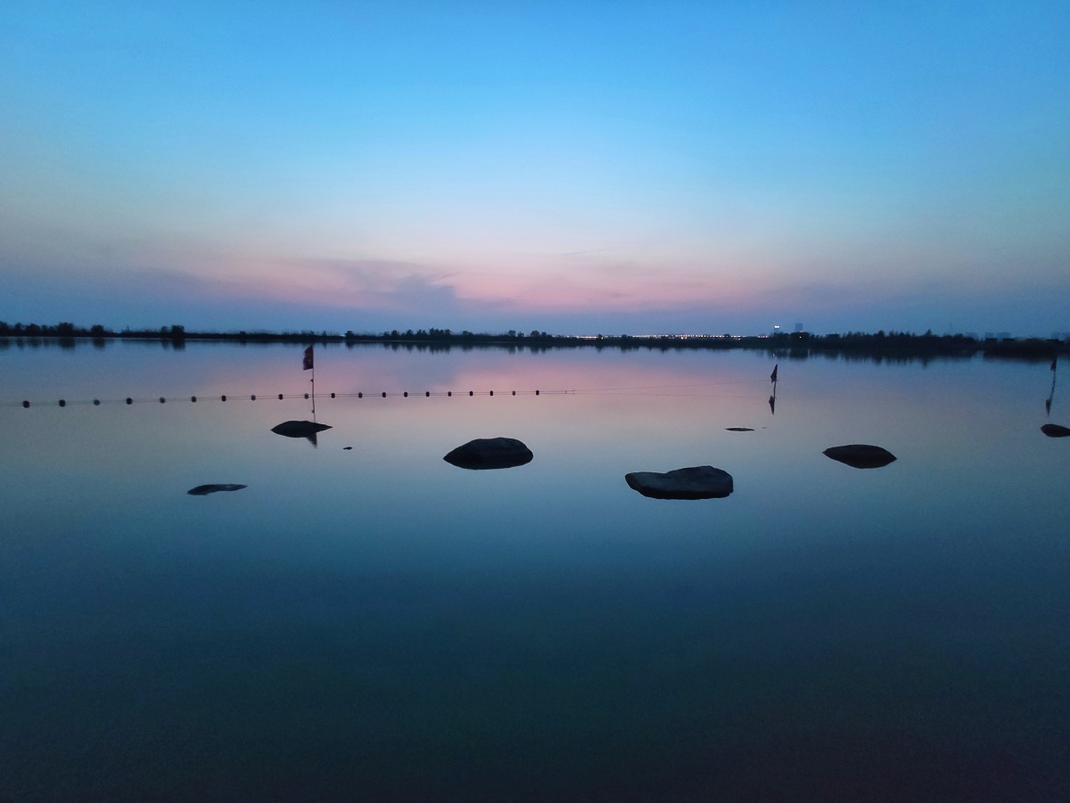 傍晚的滆湖湿地公园