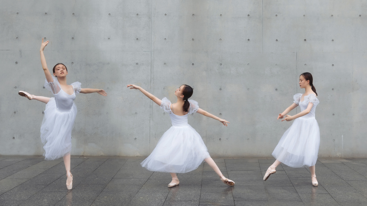 跳芭蕾的女孩