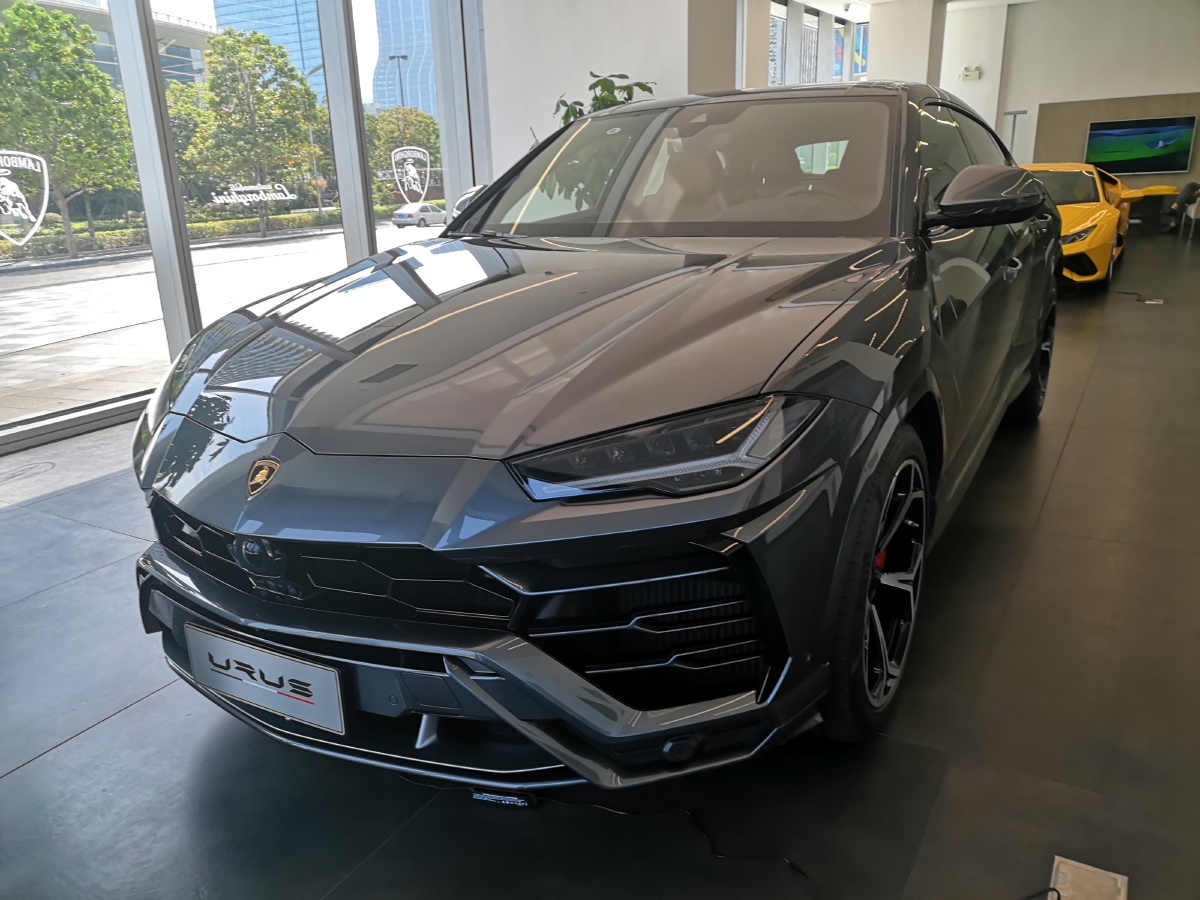 熊哥实拍兰博基尼urus