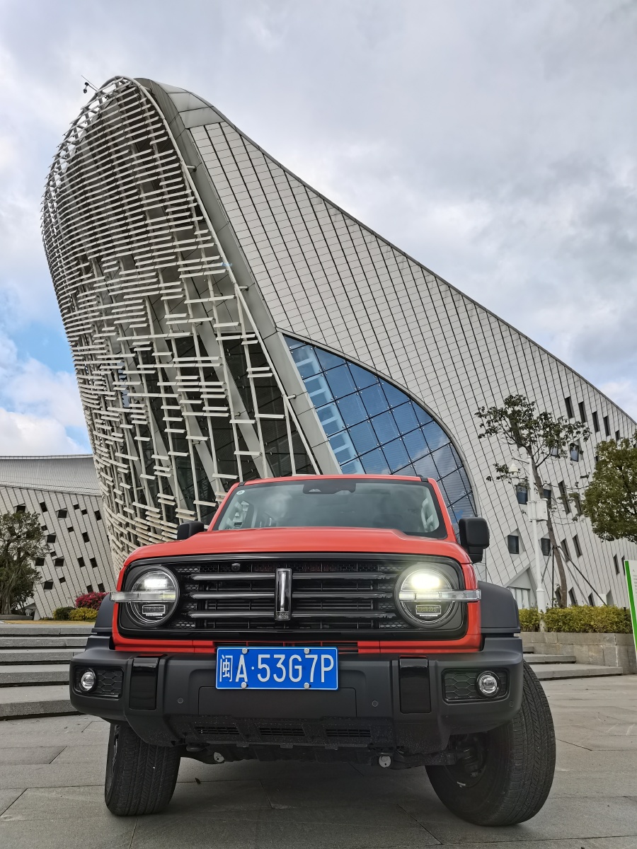 硬派越野魏派坦克300